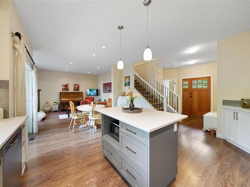 2986 Tower Ridge Rd, Duncan, BC - Indoor Photo Showing Kitchen