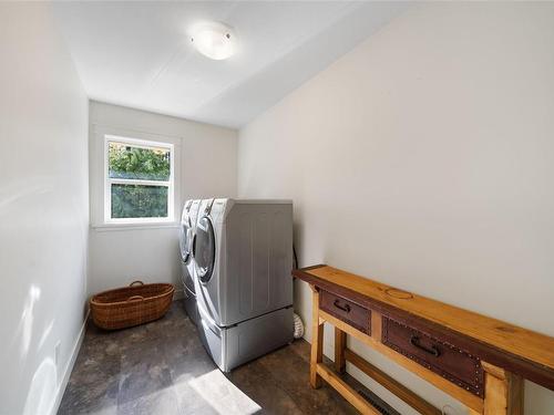 2986 Tower Ridge Rd, Duncan, BC - Indoor Photo Showing Laundry Room