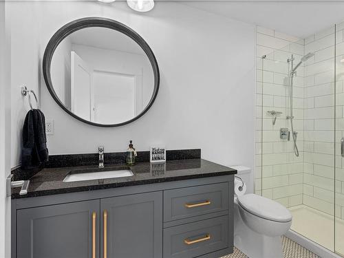 1444 Leask Rd, Nanaimo, BC - Indoor Photo Showing Bathroom