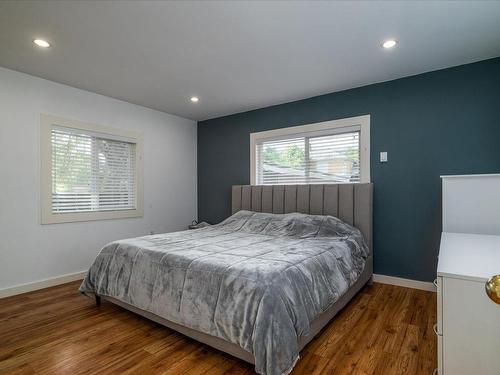 922 Esplanade Ave, Ladysmith, BC - Indoor Photo Showing Bedroom