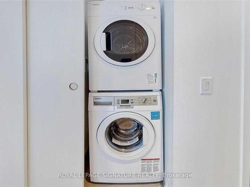 2809-161 Roehampton Ave, Toronto, ON - Indoor Photo Showing Laundry Room