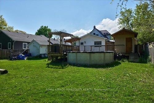 24 Henry St, Barrie, ON - Outdoor With Above Ground Pool