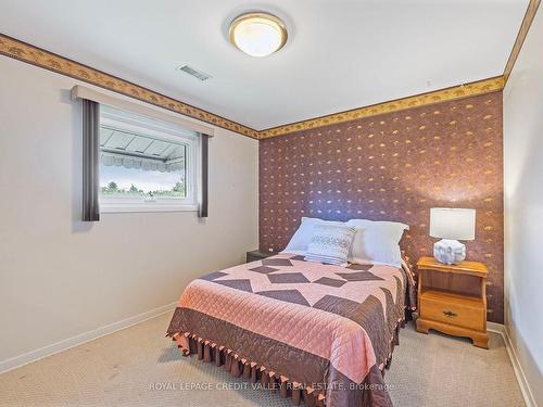 33 Greystone Cres, Brampton, ON - Indoor Photo Showing Bedroom