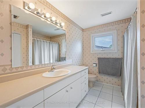 33 Greystone Cres, Brampton, ON - Indoor Photo Showing Bathroom