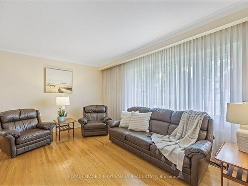 33 Greystone Cres, Brampton, ON - Indoor Photo Showing Living Room