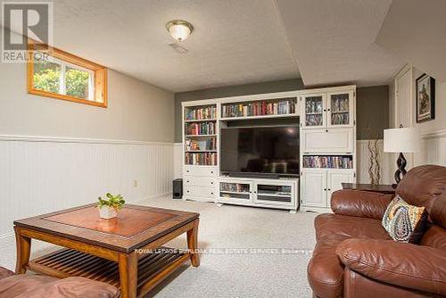 10 Cathcart Street, Huron-Kinloss, ON - Indoor Photo Showing Living Room