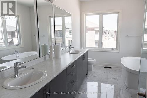 406 Humphrey Street, Hamilton, ON - Indoor Photo Showing Bathroom