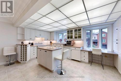 56 Carnival Court, Toronto, ON - Indoor Photo Showing Kitchen