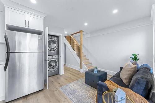 452-454 Upper Wellington Street, Hamilton, ON - Indoor Photo Showing Laundry Room