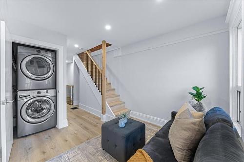 452-454 Upper Wellington Street, Hamilton, ON - Indoor Photo Showing Laundry Room