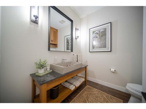 1574 Koocanusa Lake Drive, Lake Koocanusa, BC - Indoor Photo Showing Bathroom