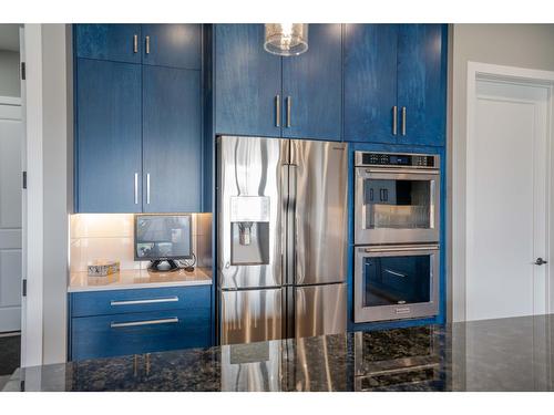 1574 Koocanusa Lake Drive, Lake Koocanusa, BC - Indoor Photo Showing Kitchen