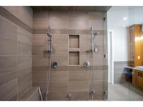 1574 Koocanusa Lake Drive, Lake Koocanusa, BC - Indoor Photo Showing Bathroom