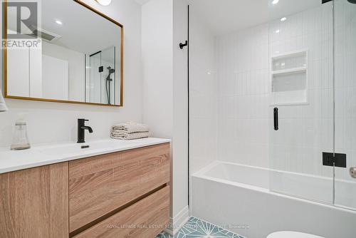 24 Alex Mews, Toronto, ON - Indoor Photo Showing Bathroom