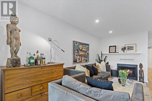 413 - 55 Lombard Street, Toronto, ON - Indoor Photo Showing Living Room With Fireplace