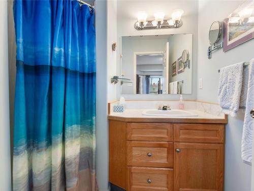 102-626 Van Horne Street, Penticton, BC - Indoor Photo Showing Bathroom