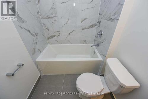 1003 - 2300 St Clair Avenue W, Toronto, ON - Indoor Photo Showing Bathroom