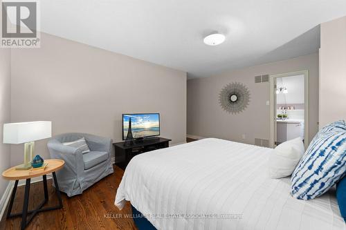 1244 Woodland Avenue, Mississauga, ON - Indoor Photo Showing Bedroom