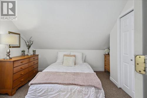 65 Mineola Road E, Mississauga, ON - Indoor Photo Showing Bedroom
