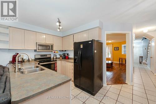 434 Jay Crescent, Orangeville, ON - Indoor Photo Showing Kitchen With Double Sink