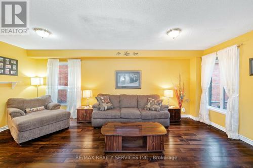 434 Jay Crescent, Orangeville, ON - Indoor Photo Showing Living Room