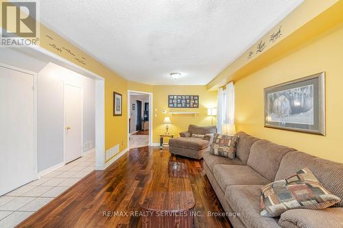 434 Jay Crescent, Orangeville, ON - Indoor Photo Showing Living Room