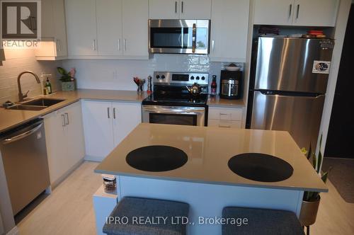 1105 - 15 Lynch Street, Brampton, ON - Indoor Photo Showing Kitchen With Stainless Steel Kitchen With Double Sink