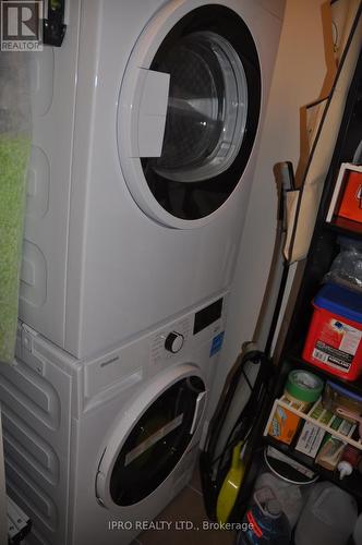 1105 - 15 Lynch Street, Brampton, ON - Indoor Photo Showing Laundry Room