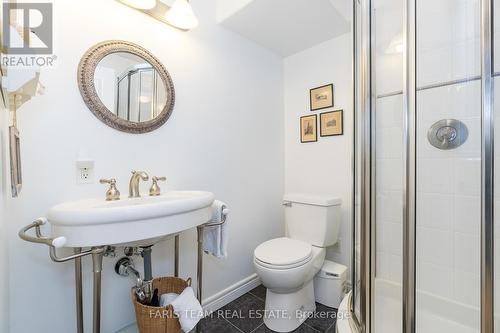 431 Mundy'S Bay Road, Midland, ON - Indoor Photo Showing Bathroom