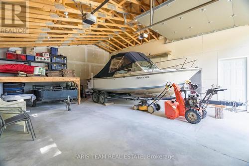 431 Mundy'S Bay Road, Midland, ON - Indoor Photo Showing Garage