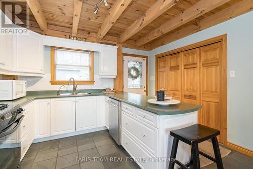 431 Mundy'S Bay Road, Midland, ON - Indoor Photo Showing Kitchen With Double Sink