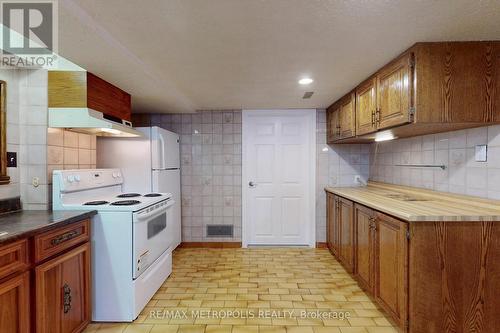 Lower - 50 Langholm Drive, Toronto, ON - Indoor Photo Showing Kitchen