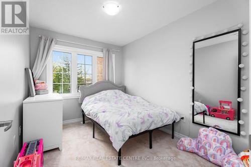 47 Ridgegate Crescent, Halton Hills, ON - Indoor Photo Showing Bedroom