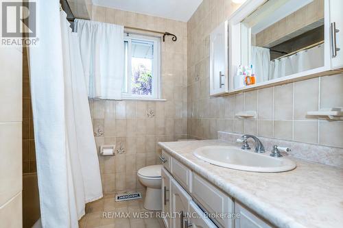 166 Verobeach Boulevard, Toronto, ON - Indoor Photo Showing Bathroom