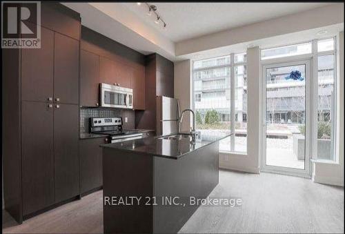 Th 10 - 88 Sheppard Avenue E, Toronto, ON - Indoor Photo Showing Kitchen