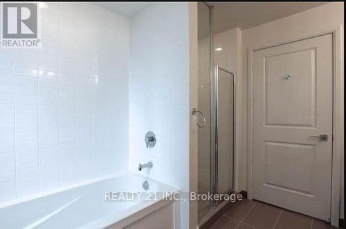 Th 10 - 88 Sheppard Avenue E, Toronto, ON - Indoor Photo Showing Bathroom