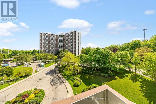 805 - 10 Edgecliff Golfway, Toronto, ON - Outdoor With View