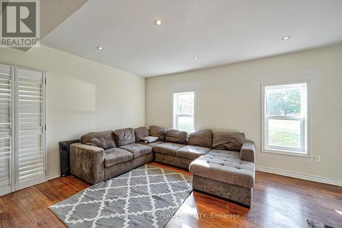 4973 Old Brock Road, Pickering, ON - Indoor Photo Showing Living Room