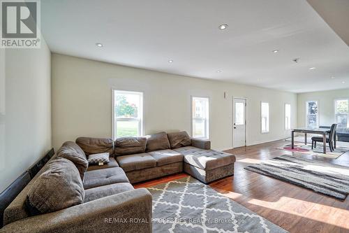 4973 Old Brock Road, Pickering, ON - Indoor Photo Showing Living Room