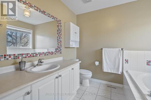 1174 Andrade Lane, Innisfil, ON - Indoor Photo Showing Bathroom