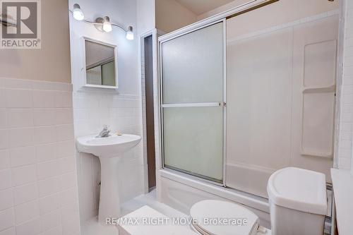 56 Nottawasaga Street, Orillia, ON - Indoor Photo Showing Bathroom