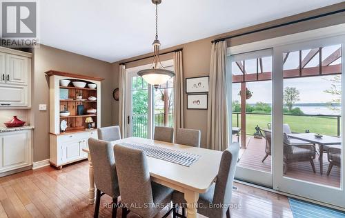 215 Southcrest Drive, Kawartha Lakes, ON - Indoor Photo Showing Dining Room