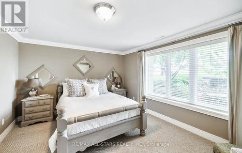 215 Southcrest Drive, Kawartha Lakes, ON - Indoor Photo Showing Bedroom