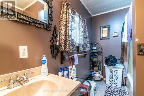 3 Digby Laxton Boundary Road, Kawartha Lakes, ON - Indoor Photo Showing Bathroom