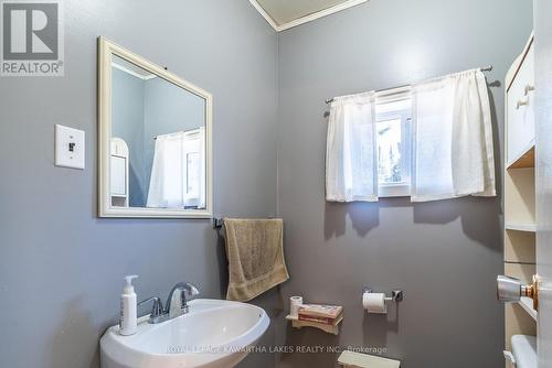 3 Digby Laxton Boundary Road, Kawartha Lakes, ON - Indoor Photo Showing Bathroom