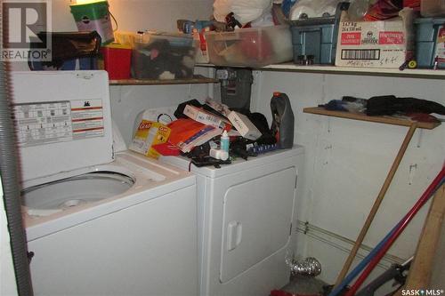 430 Robinson Street, Regina, SK - Indoor Photo Showing Laundry Room