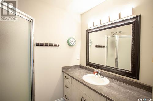 438 Bentley Court, Saskatoon, SK - Indoor Photo Showing Bathroom