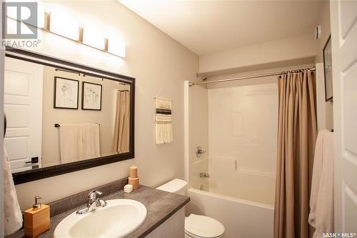 438 Bentley Court, Saskatoon, SK - Indoor Photo Showing Bathroom