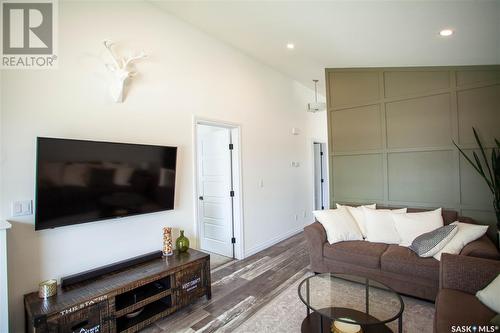 438 Bentley Court, Saskatoon, SK - Indoor Photo Showing Living Room