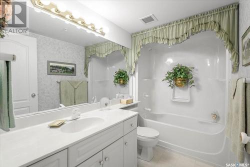 324 2530 25Th Avenue, Regina, SK - Indoor Photo Showing Bathroom